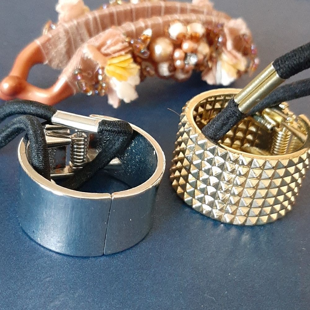 Barette and two pieces of hair  jewelry for a pony